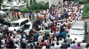 সরকারি চাকরি অধ্যাদেশ বাতিলের দাবিতে উত্তাল