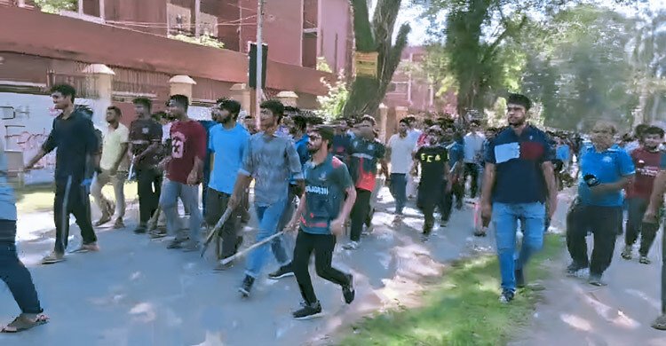 ক্যাম্পাসে ক্যাম্পাসে সংঘাত,উদ্বিগ্ন’ সরকার