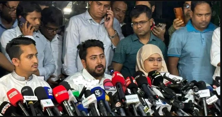 নির্বাচন কমিশনের আচরণ নিরপেক্ষ না: নাহিদ ইসলাম