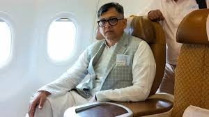 ‘সালাহউদ্দিন আহমদ এখন লন্ডনে