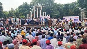 আবারও শহীদ মিনারে প্রাথমিকের শিক্ষকরা