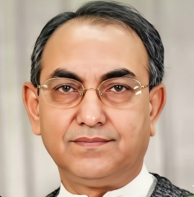 মির্জা আব্বাস:শিষ্টাচার, জনপ্রিয়তা ও ষড়যন্ত্রের প্রেক্ষাপট