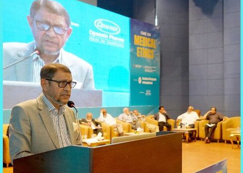 পরিচালককে ফাঁসির কাষ্ঠে চড়ানো উচিত:স্বাস্থ্যমন্ত্রী