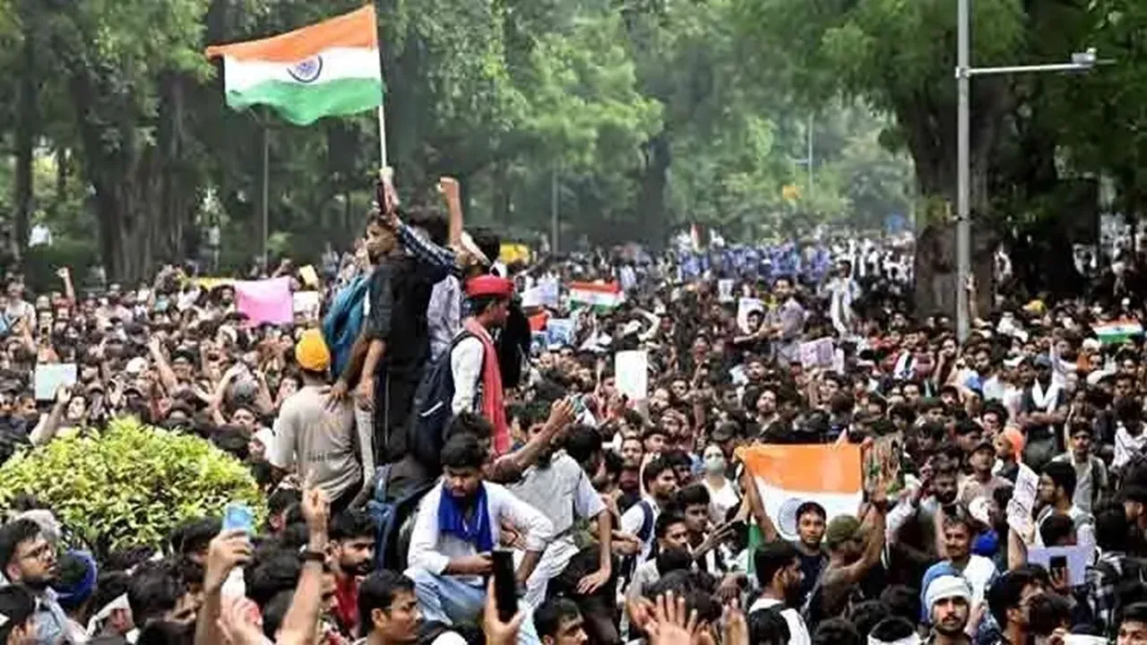 নতি স্বীকার,দিল্লিতে ককরোচ পার্টি-বিজেপি বৈঠক